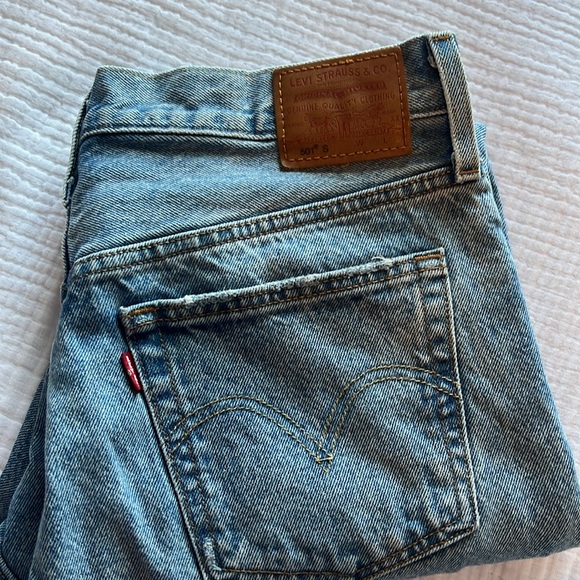 Levi's Women's Premium 501 Skinny Jeans - Picture 4 of 4